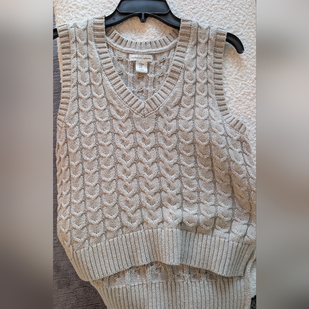 cupcakes & cashmere Beige Cable Knit V-Neck Sweater Vest